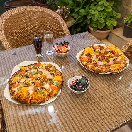 Stayvista At Floradale W Jacuzzi & Wood-Fire Pizza Kasauli Εξωτερικό φωτογραφία